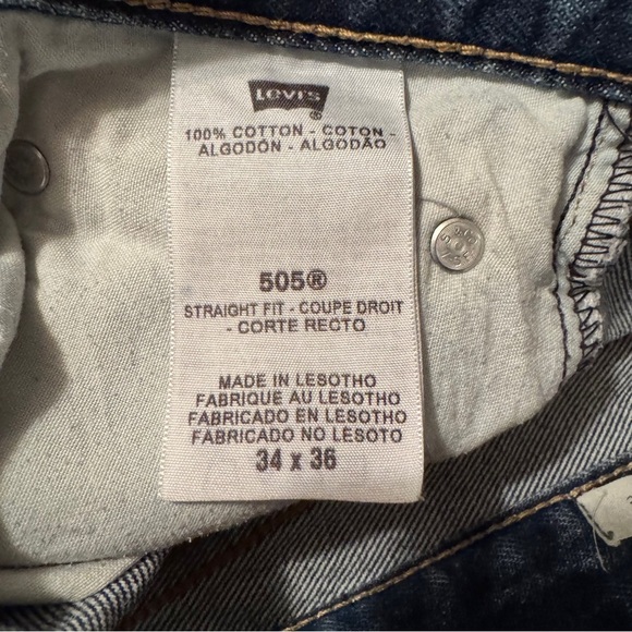 Vintage Levi's 505 Cut Off Denim Shorts Straight Fit Saint & Noble 34 W Distress - Picture 11 of 11